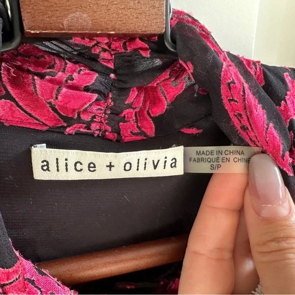 ALICE OLIVIA JEANNIE BURNOUT TOP BLOUSE| size small - Picture 4 of 6